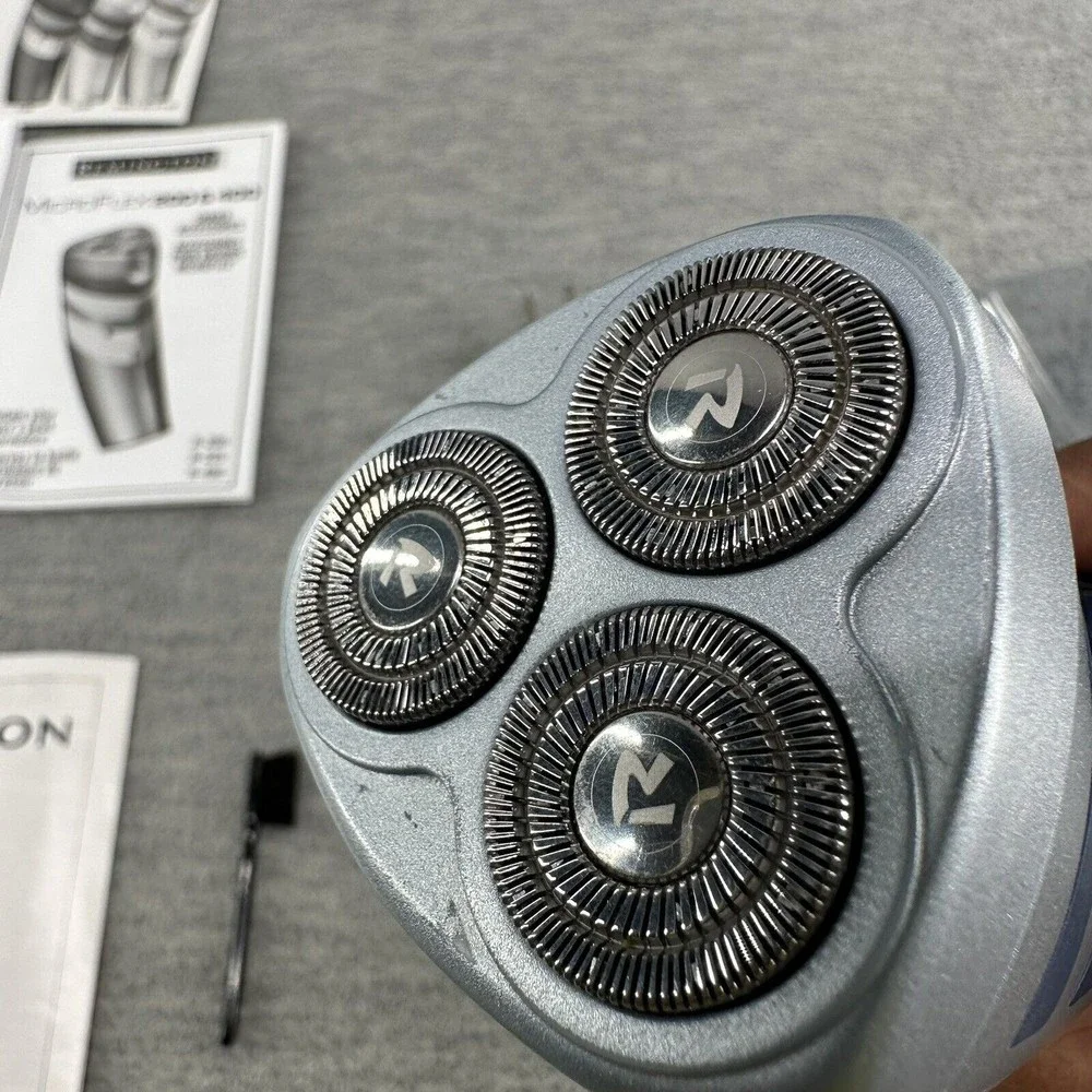 Remington MicroFlex Model 225 Shaver & Accessories (E)